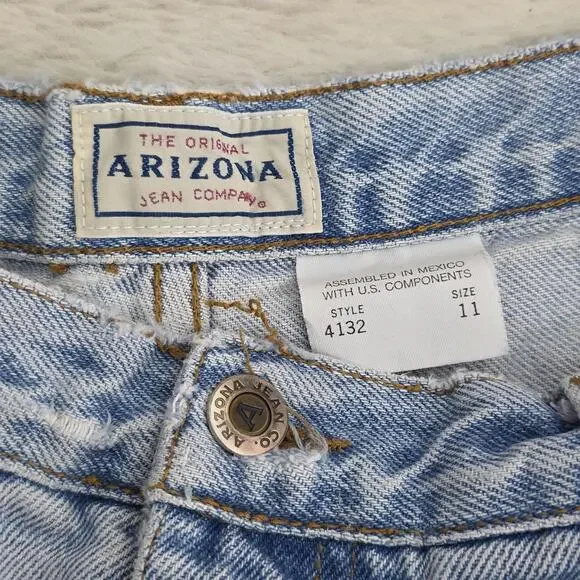 Vintage Arizona Jean Co High Waisted Denim Shorts Light Wash Distressed Jorts 11 - Picture 8 of 8